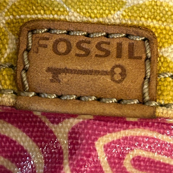 FOSSIL Key Per Coated
Canvas Leather Trim Multi
Pattern Hobo 
Purse - Picture 14 of 16